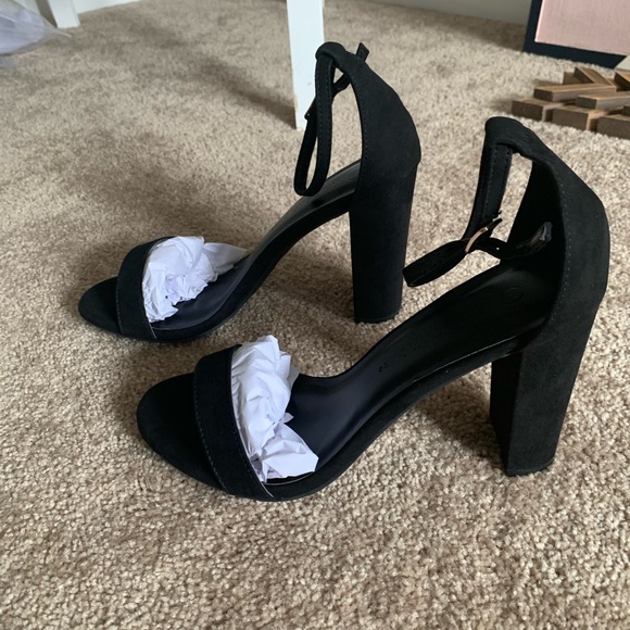 Black chunky heels - never worn - Picture 1 of 5